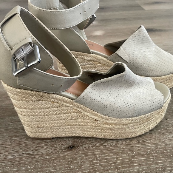 Indigo Rd. Wedges - Picture 4 of 5